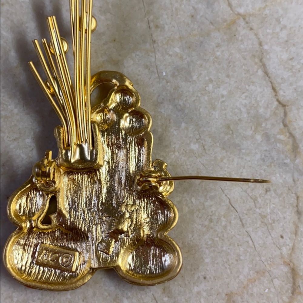 Brooches - Picture 2 of 6